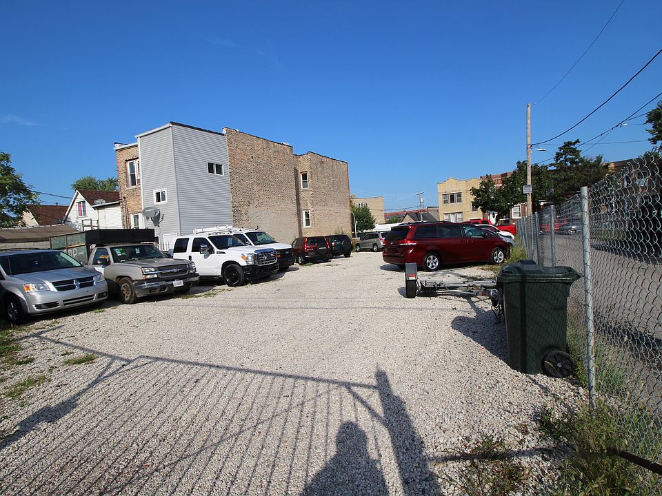 2nd image of 1216 N Hamlin Ave