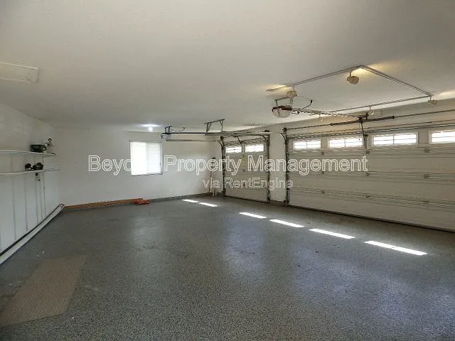 521 Vicki Pl — Photo 9