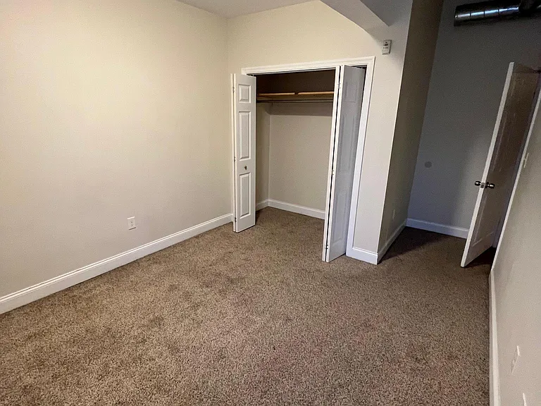 516 E Chestnut St #6 — Photo 17
