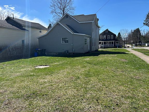 4th image of 422 N Brown St