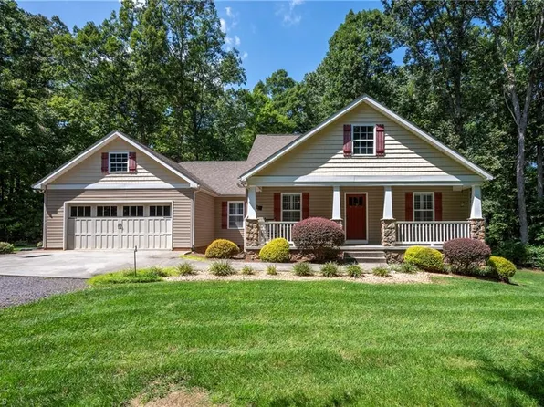 3090 Georgia Rd, Yadkinville, NC 27055