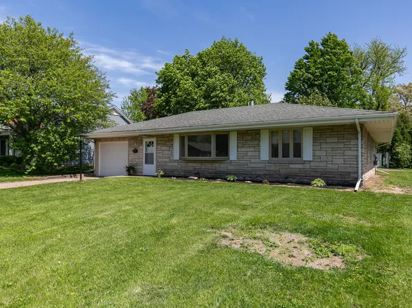2908 26th St, Moline, IL 61265