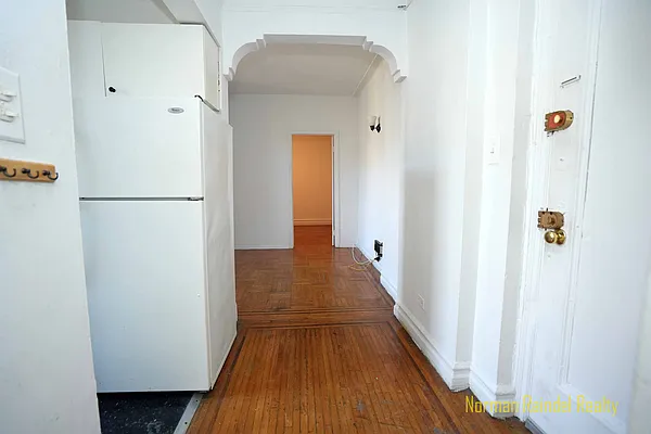 Rented by Norman Raindel, LREB | media 10