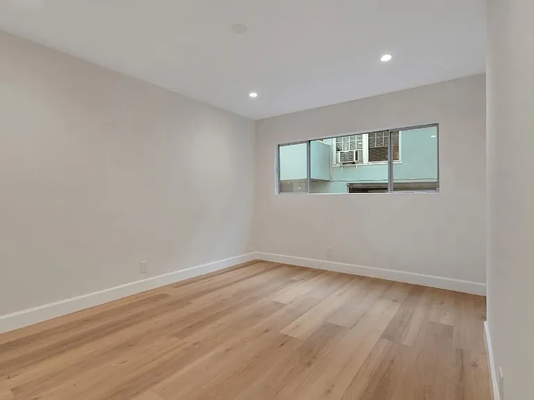 220 S Gale Dr #5 — Photo 9