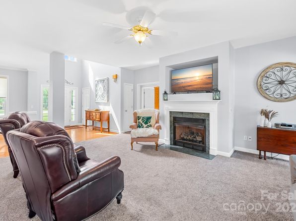 1305 Glenview Ln, Rock Hill, SC 29730