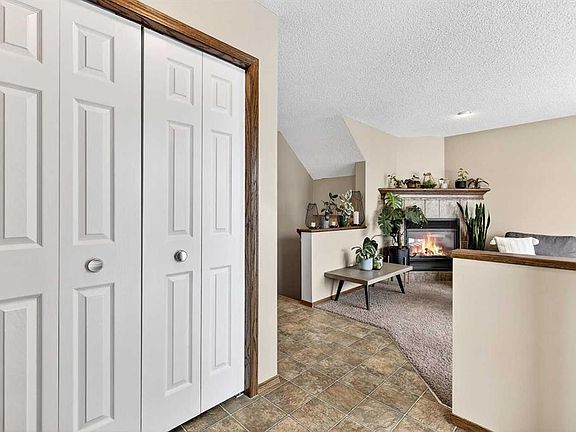 5th image of 57 E Everridge Way SW