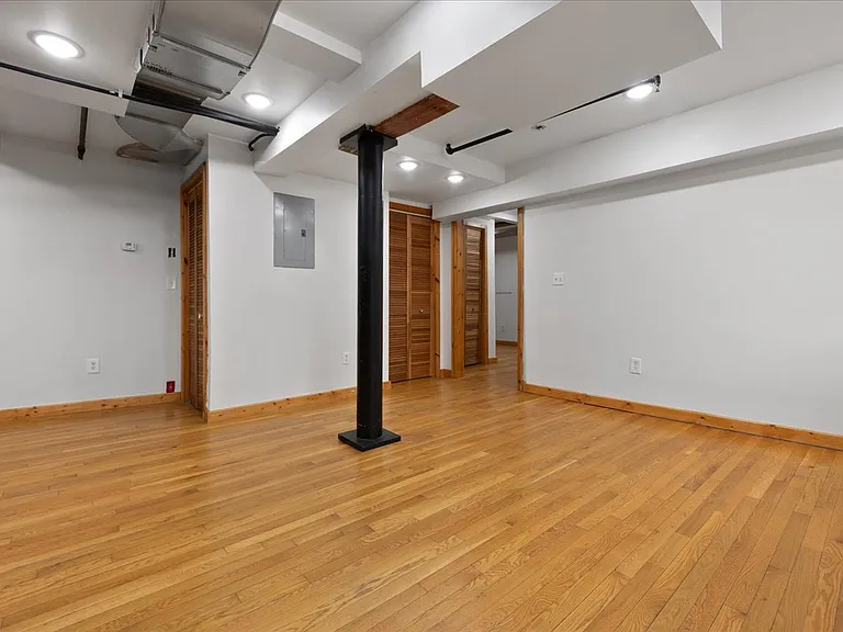 325 Lafayette St #1003 — Photo 14