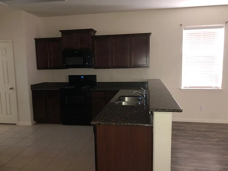30826 W Lost Creek Blvd — Photo 9