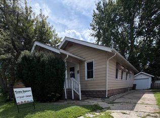 807 E 27th St, Anderson, IN 46016