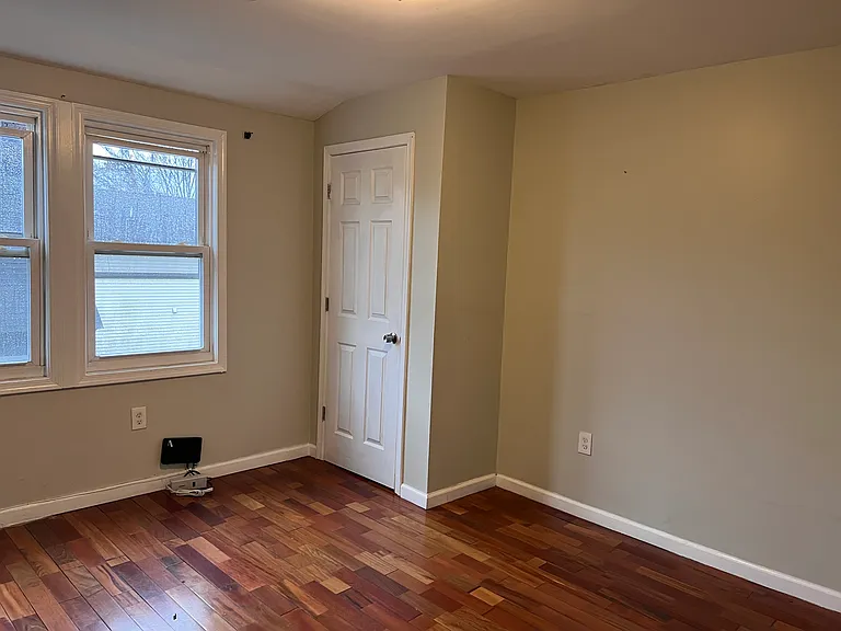 29 Alexander St #3 — Photo 8