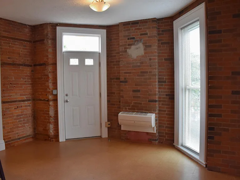 54 University Ave #2 — Photo 3