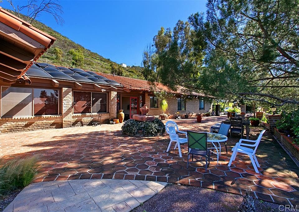 1st image of 2508 Catalina Ave