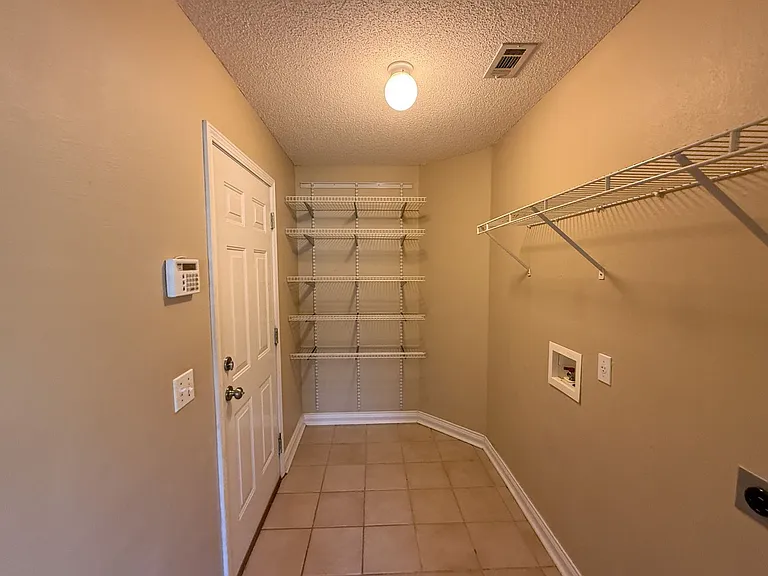 1519 Sandcliff Dr — Photo 19