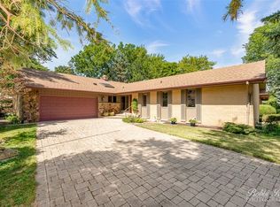 516 Shermer Rd, Glenview, IL 60025