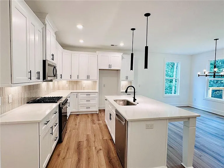 6312 Woodstock Rd — Photo 12