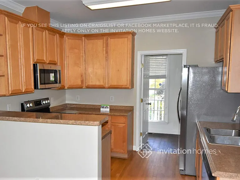 912 Siena Dr — Photo 4