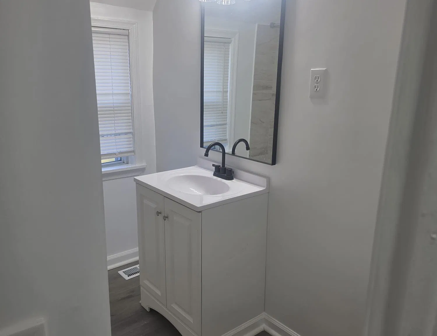 3 bed, 1092 sqft, $2,800 — Photo 1