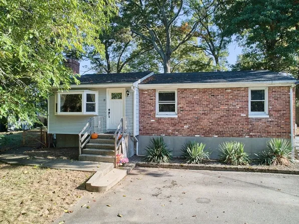 19 Leedham St, Attleboro, MA 02703
