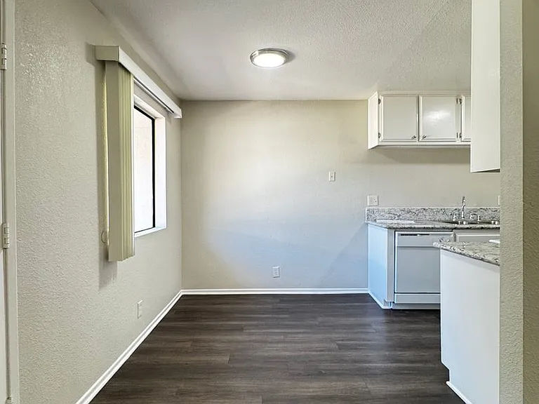 17740 Scherzinger Ln — Photo 49