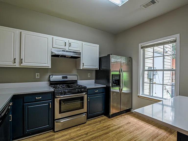 2716 Ashleigh Ln — Photo 10