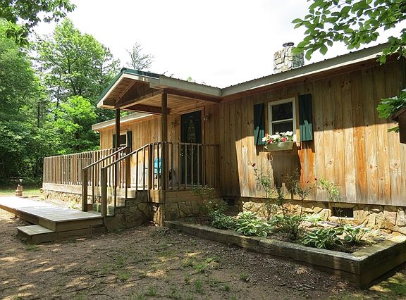 4th image of 837 Christopher Ln