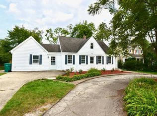 619 Hillside Rd, Glenview, IL 60025