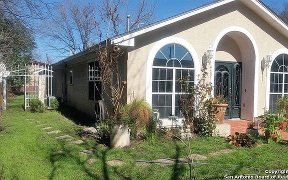 2nd image of 2433 W Southcross Blvd