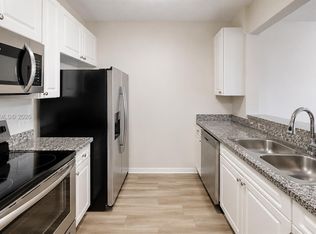 900 SW 8th St APT 1110, Miami, FL 33130