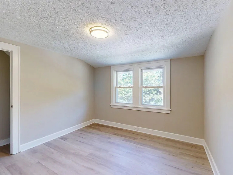 4528 Rainbow Rd — Photo 37