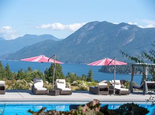 6316 Crowston Rd, Sechelt, BC V7Z0L1