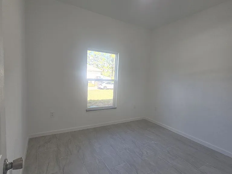 940 Sterling St E — Photo 25