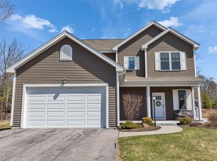 21 Redwood Way, Manchester, NH 03102