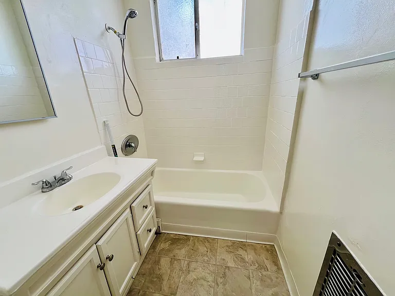 4475 Murietta Ave #18 — Photo 4