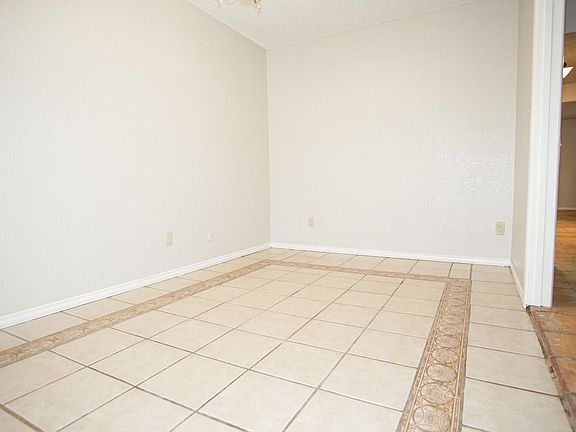 3rd image of 10640 Limas Dr