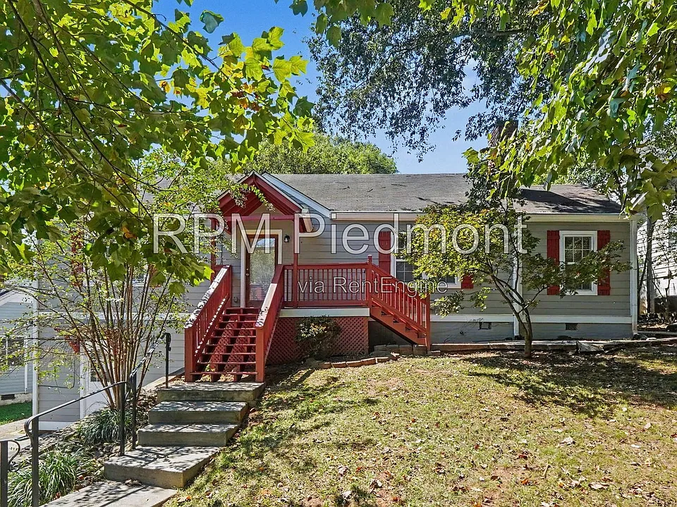 1231 Stoneybrook Dr SE