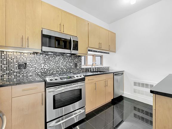 3rd image of 2077 5th Ave APT 5A