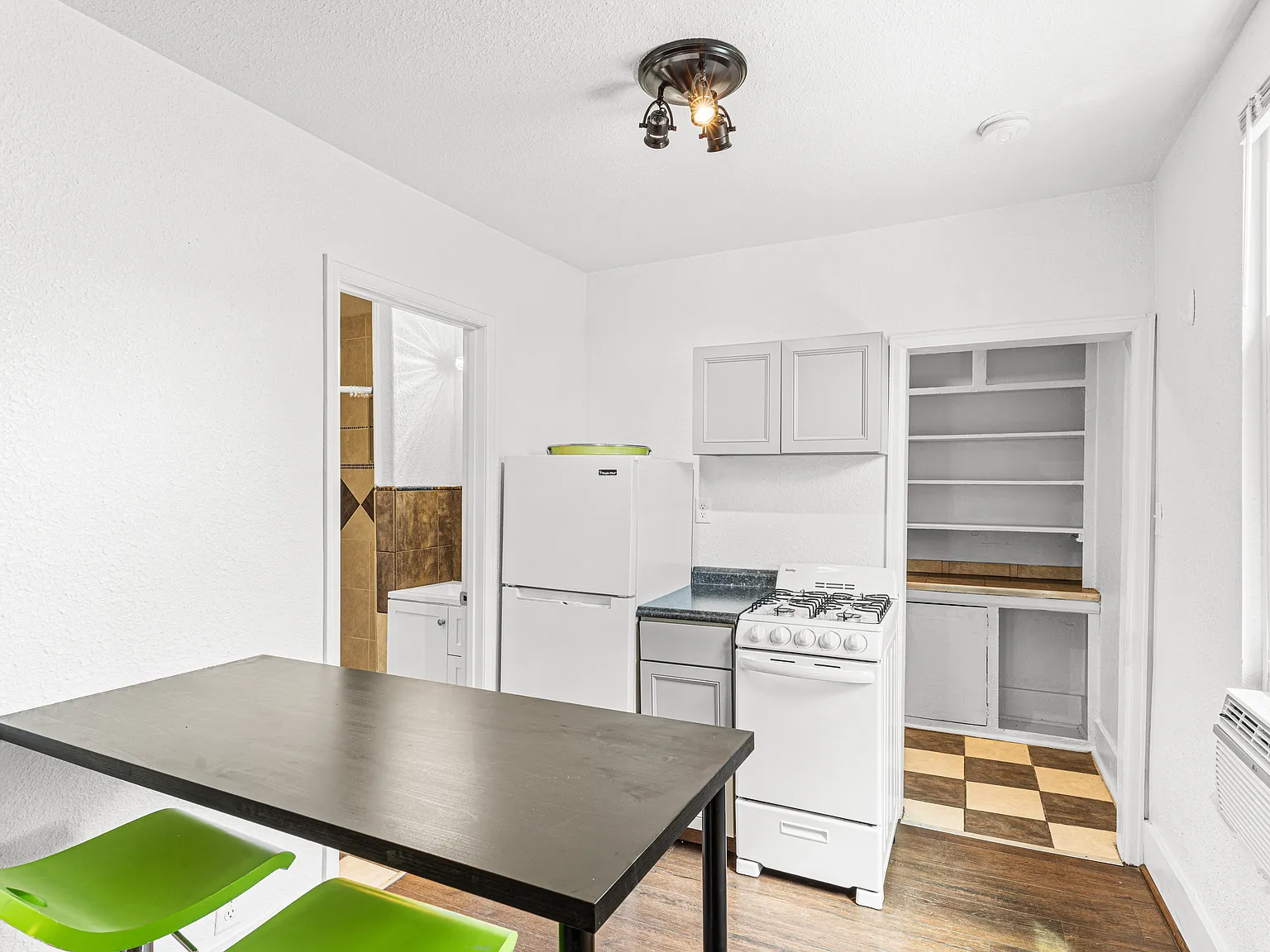 1 bed, $875 — Photo 3