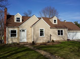 196 Rosedale Ave, Crystal Lake, IL 60014