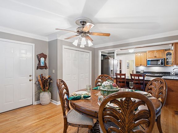 5th image of 1053 Hillview Dr