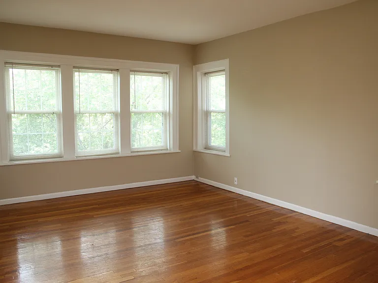 6829 Kingsbury Blvd #1W — Photo 2