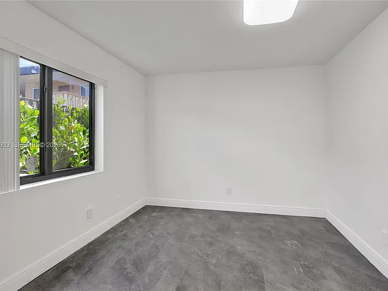 5980 SW 40th Ave #E — Photo 23