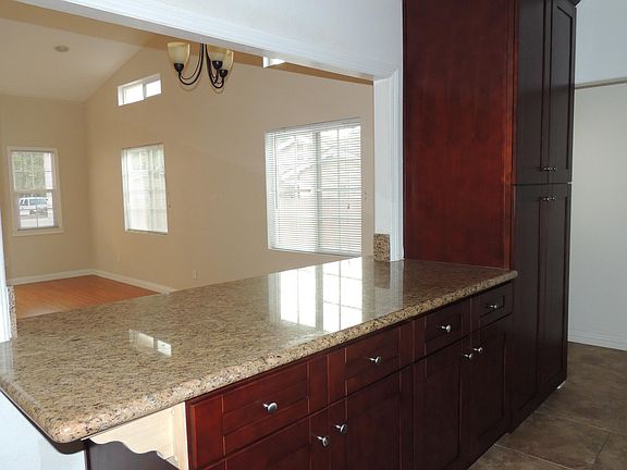 5th image of 369 Burchett St