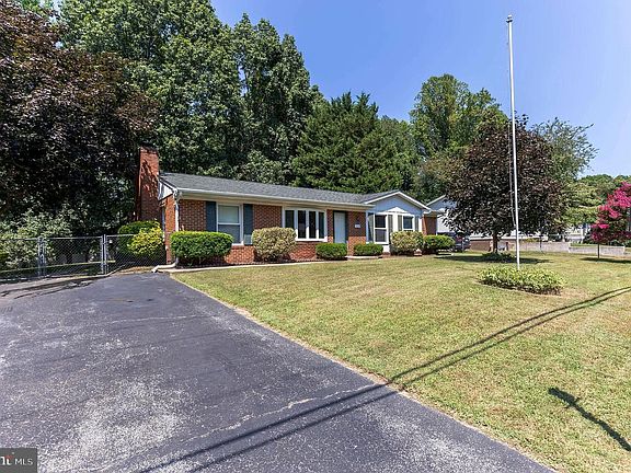 3rd image of 3810 Cassell Blvd