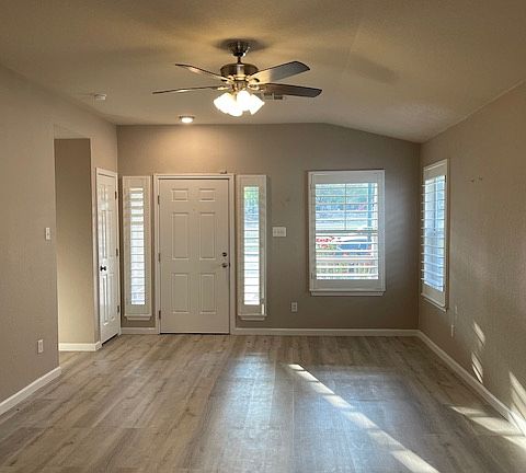2nd image of 4937 Hartson