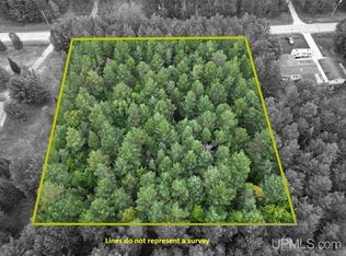 5455 Chaison Rd, Gladstone, MI 49837