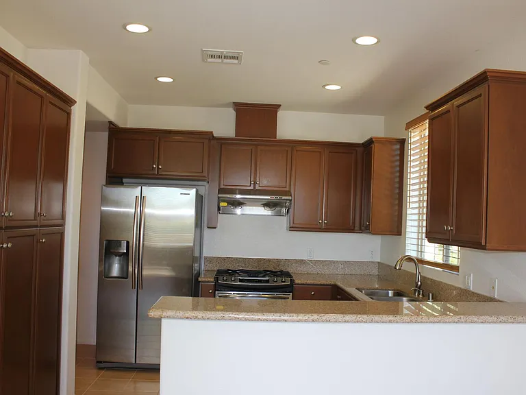 10631 Canyon Grv #15 — Photo 8