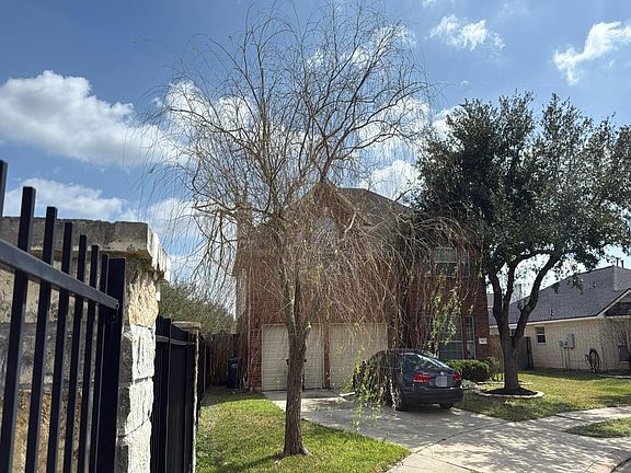 3rd image of 903 Owl Landing Dr