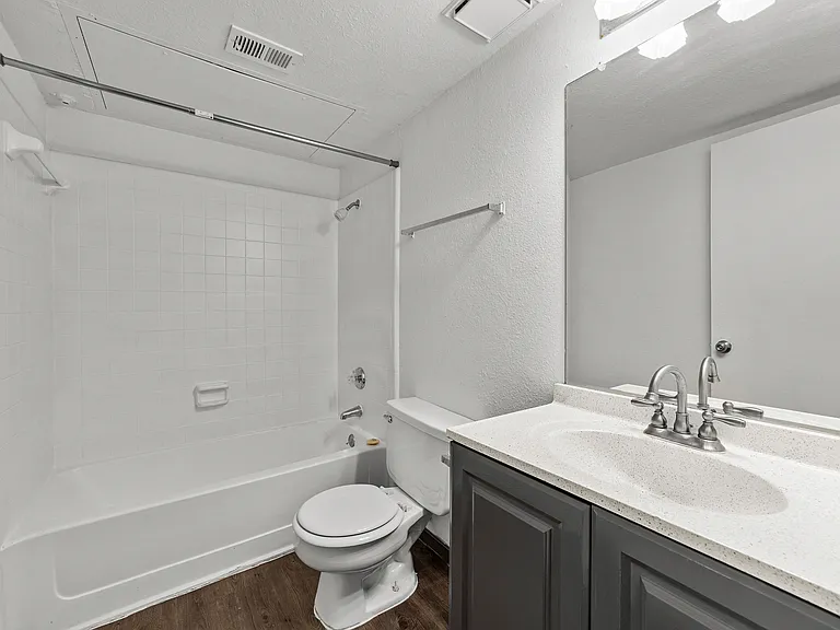 Harper Apartments — Photo 7