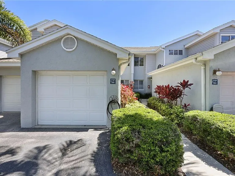 2541 Citrus Lake Dr #A-205 — Photo 2