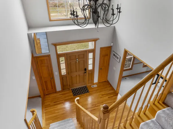 2052 Gardner Cir E, Aurora, IL 60503